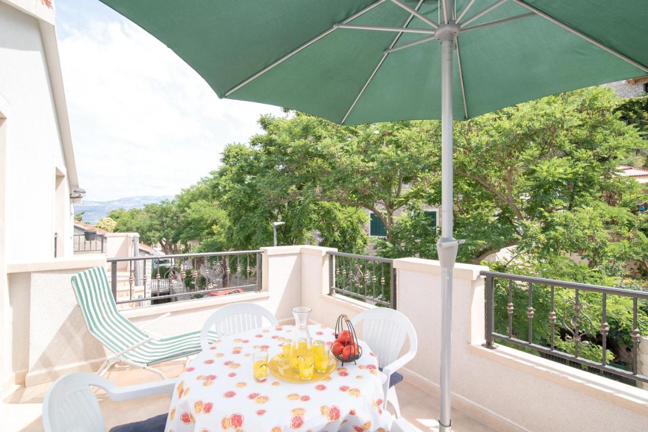 Apartments Mare Postira Εξωτερικό φωτογραφία