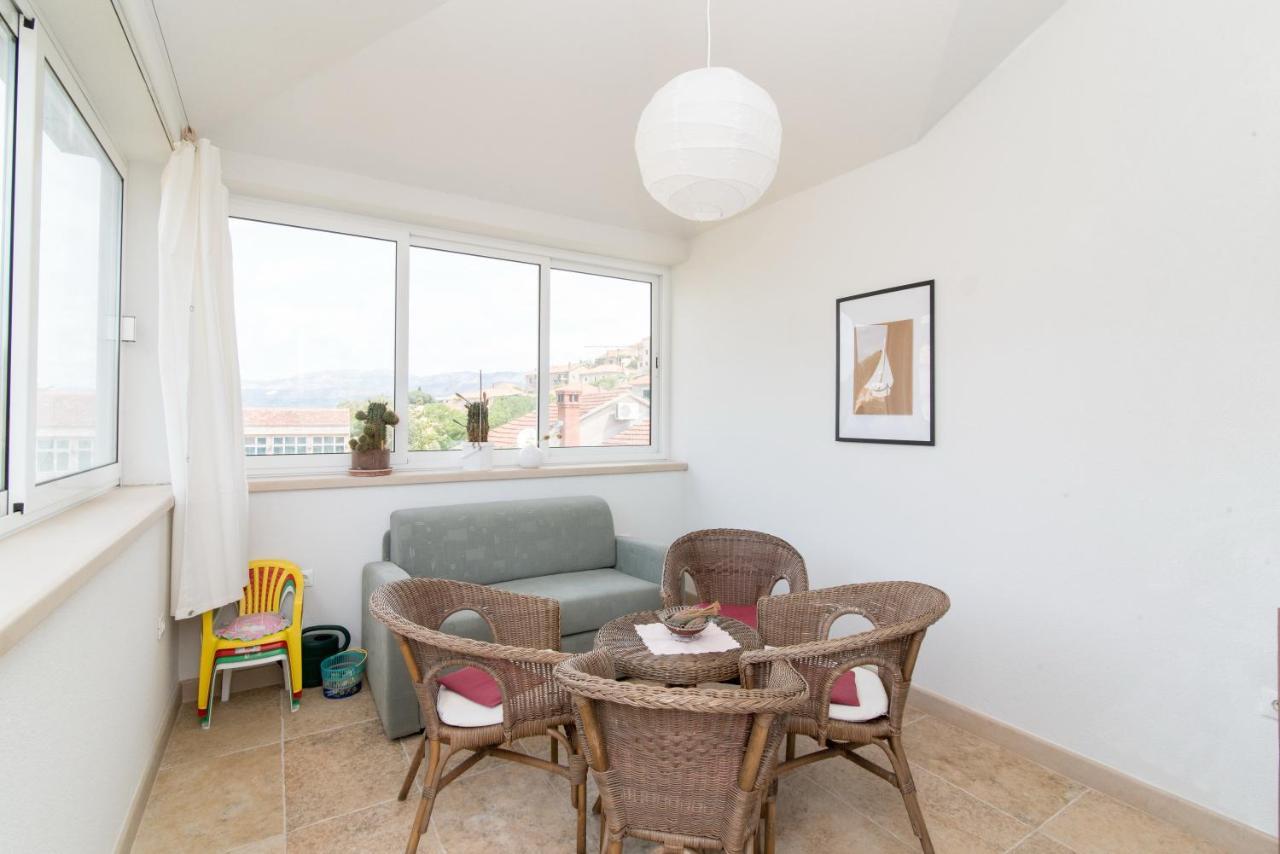 Apartments Mare Postira Εξωτερικό φωτογραφία