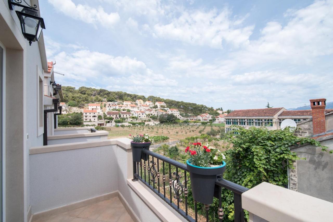 Apartments Mare Postira Εξωτερικό φωτογραφία
