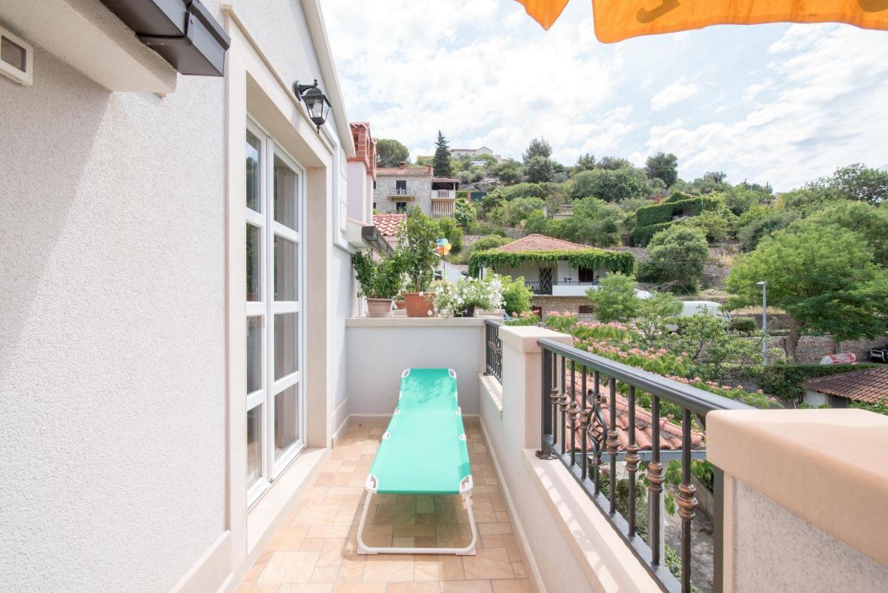 Apartments Mare Postira Εξωτερικό φωτογραφία
