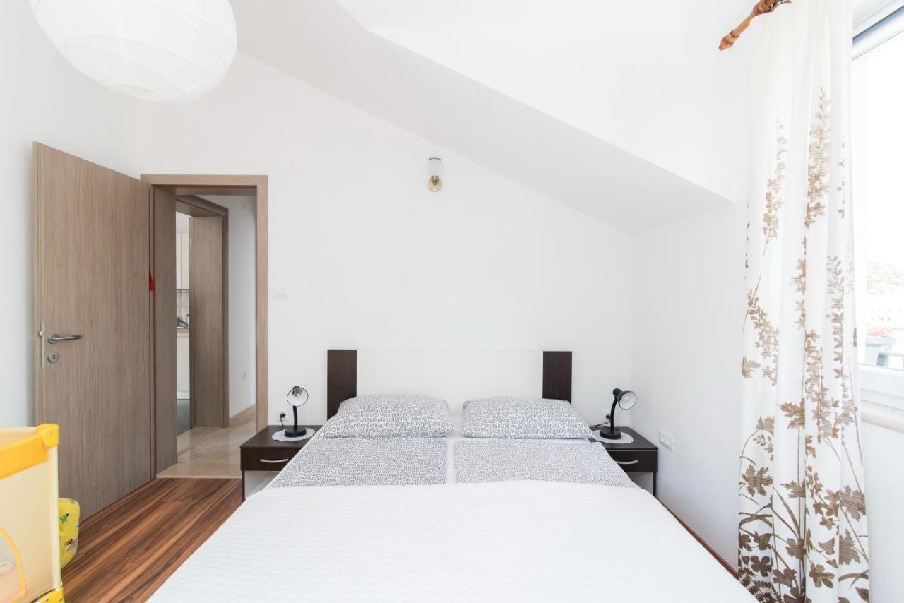 Apartments Mare Postira Εξωτερικό φωτογραφία