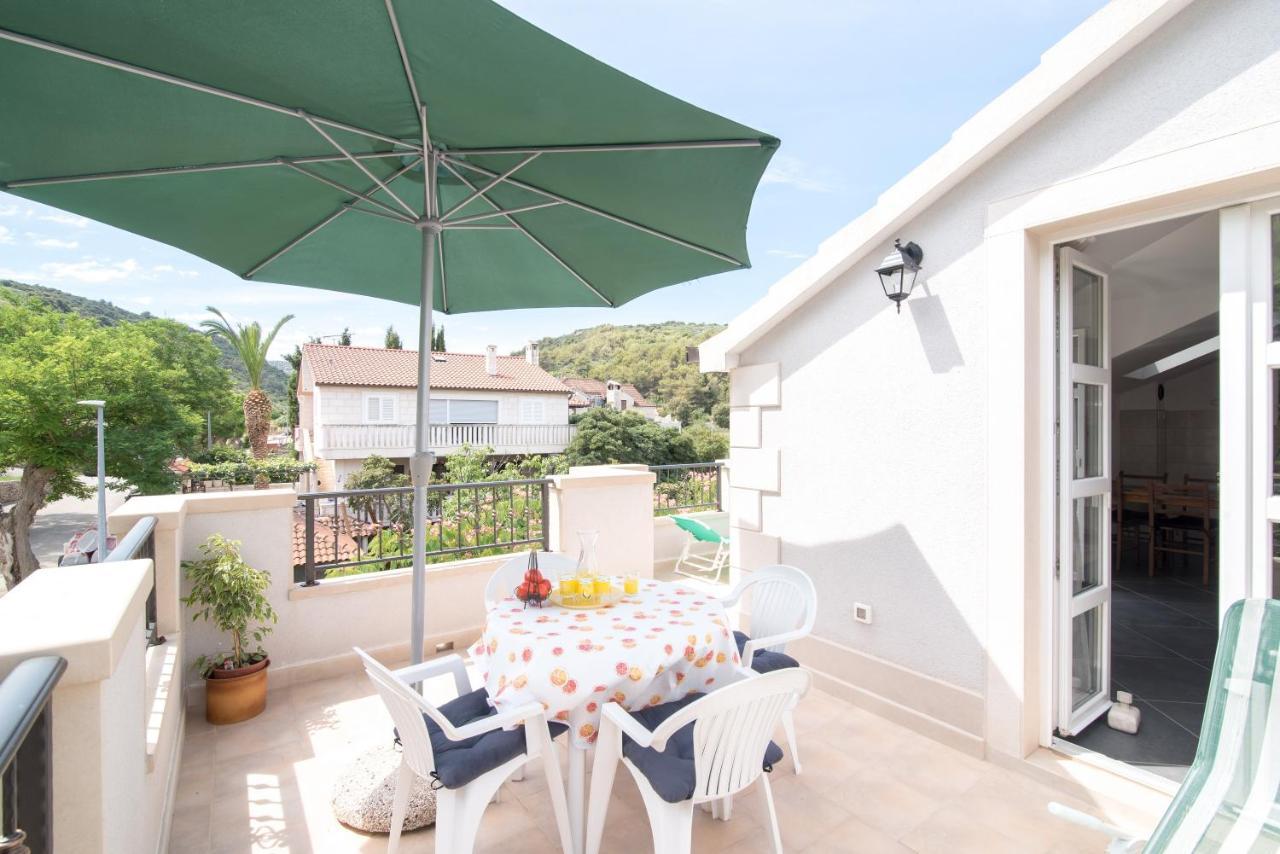 Apartments Mare Postira Εξωτερικό φωτογραφία