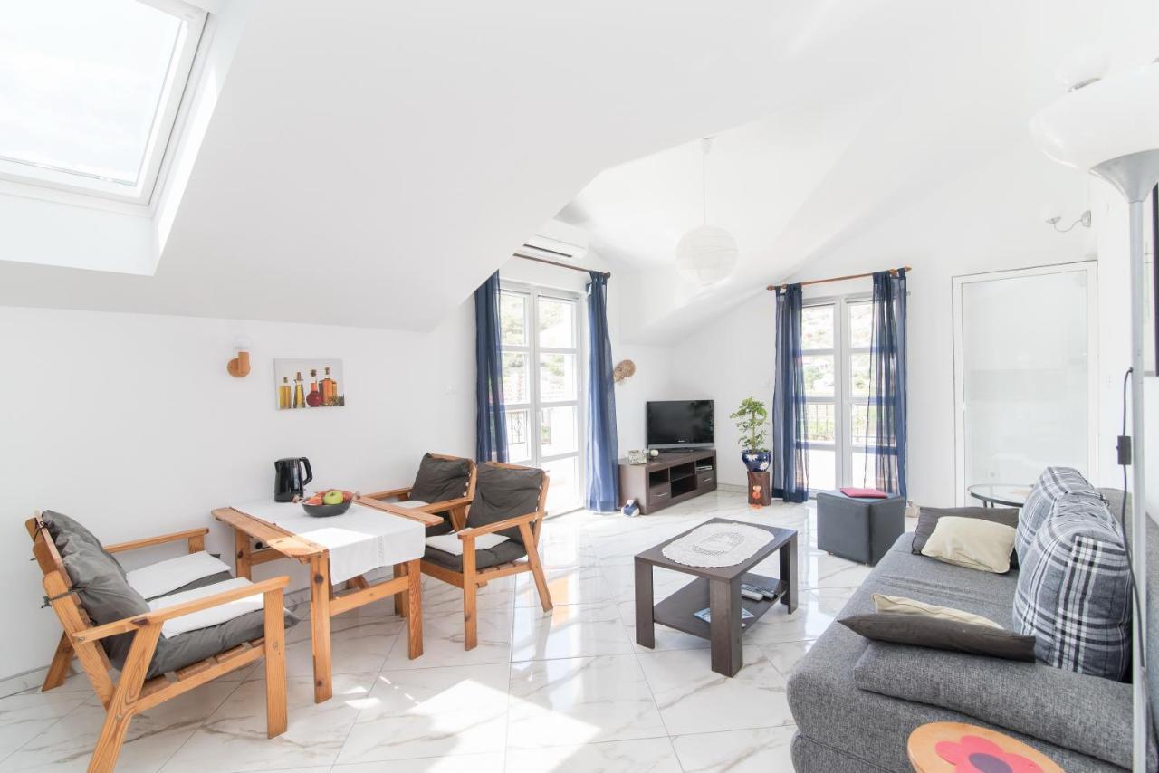 Apartments Mare Postira Εξωτερικό φωτογραφία