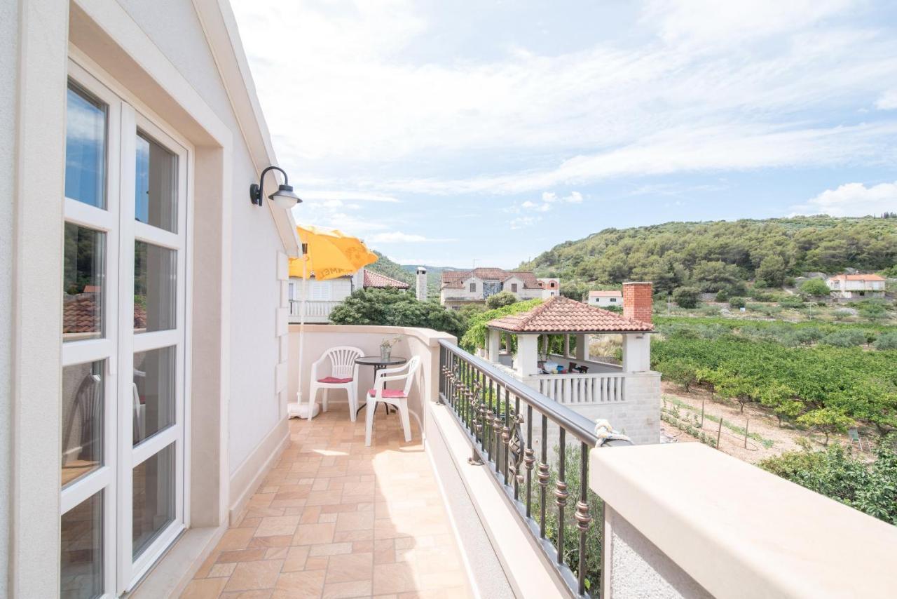 Apartments Mare Postira Εξωτερικό φωτογραφία