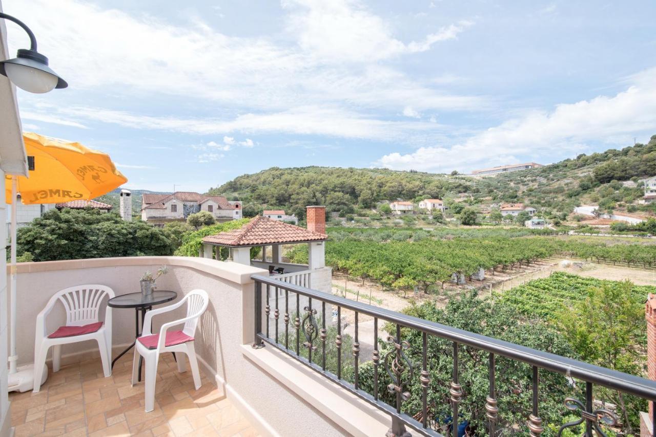 Apartments Mare Postira Εξωτερικό φωτογραφία