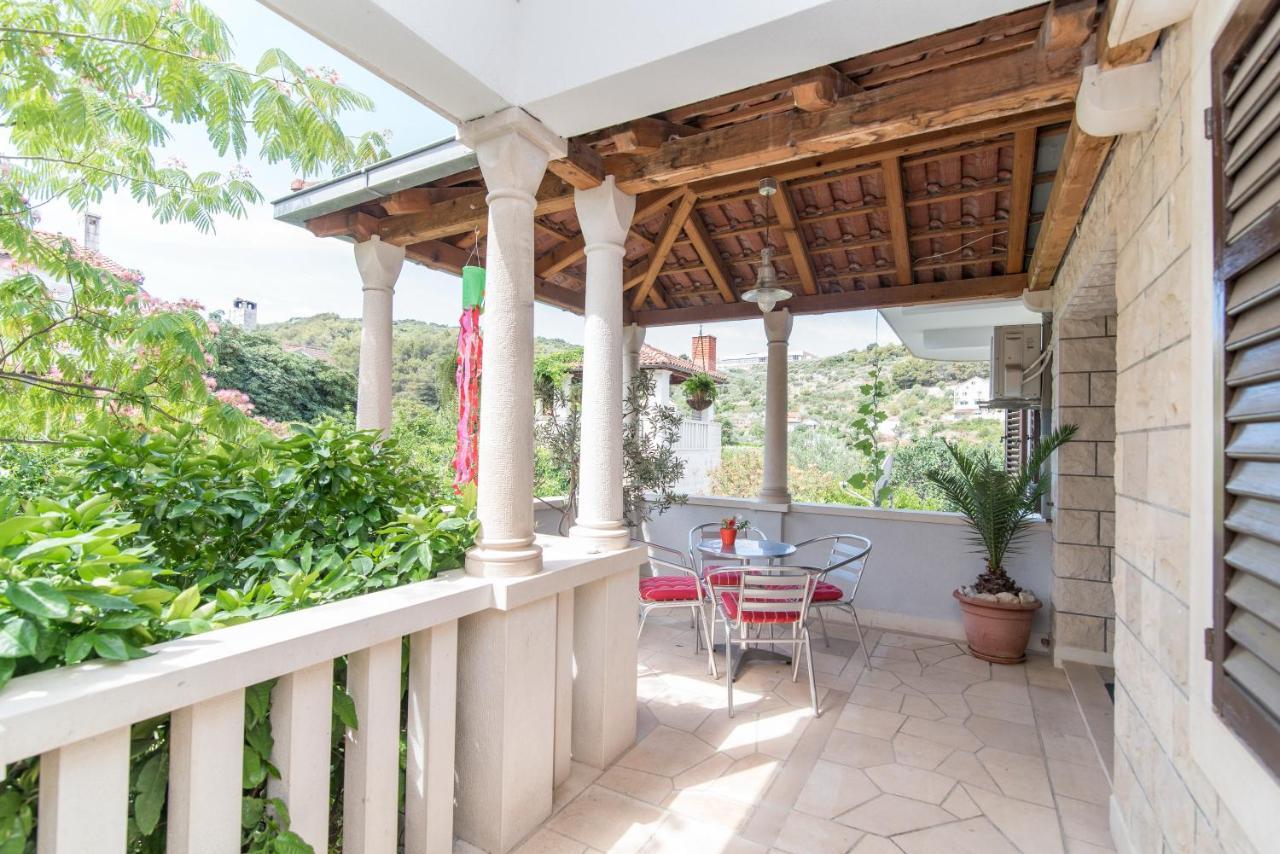 Apartments Mare Postira Εξωτερικό φωτογραφία