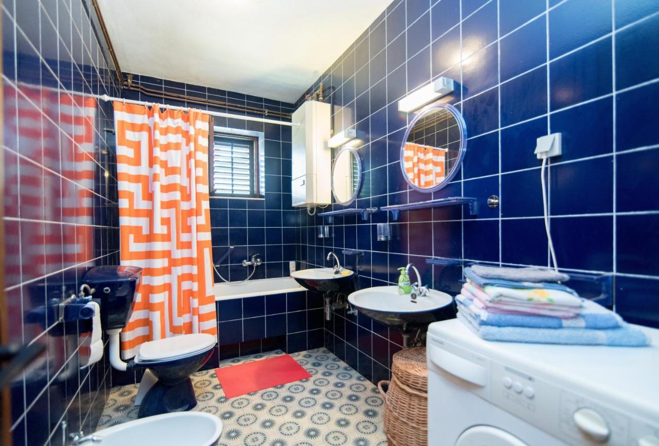 Apartments Mare Postira Εξωτερικό φωτογραφία