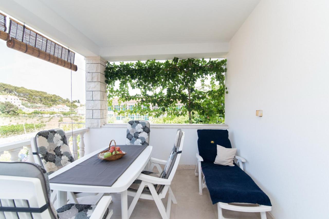 Apartments Mare Postira Εξωτερικό φωτογραφία