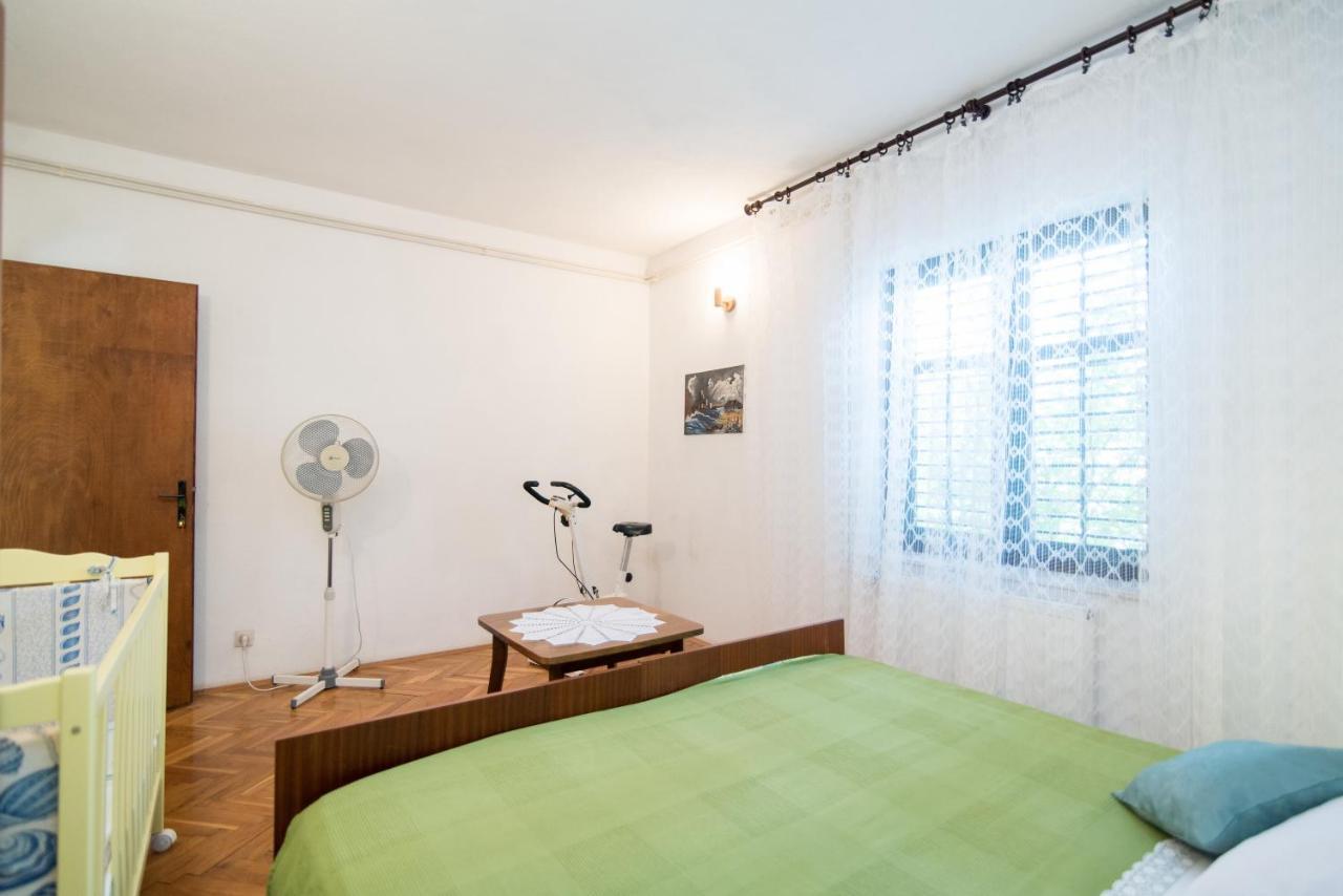 Apartments Mare Postira Εξωτερικό φωτογραφία