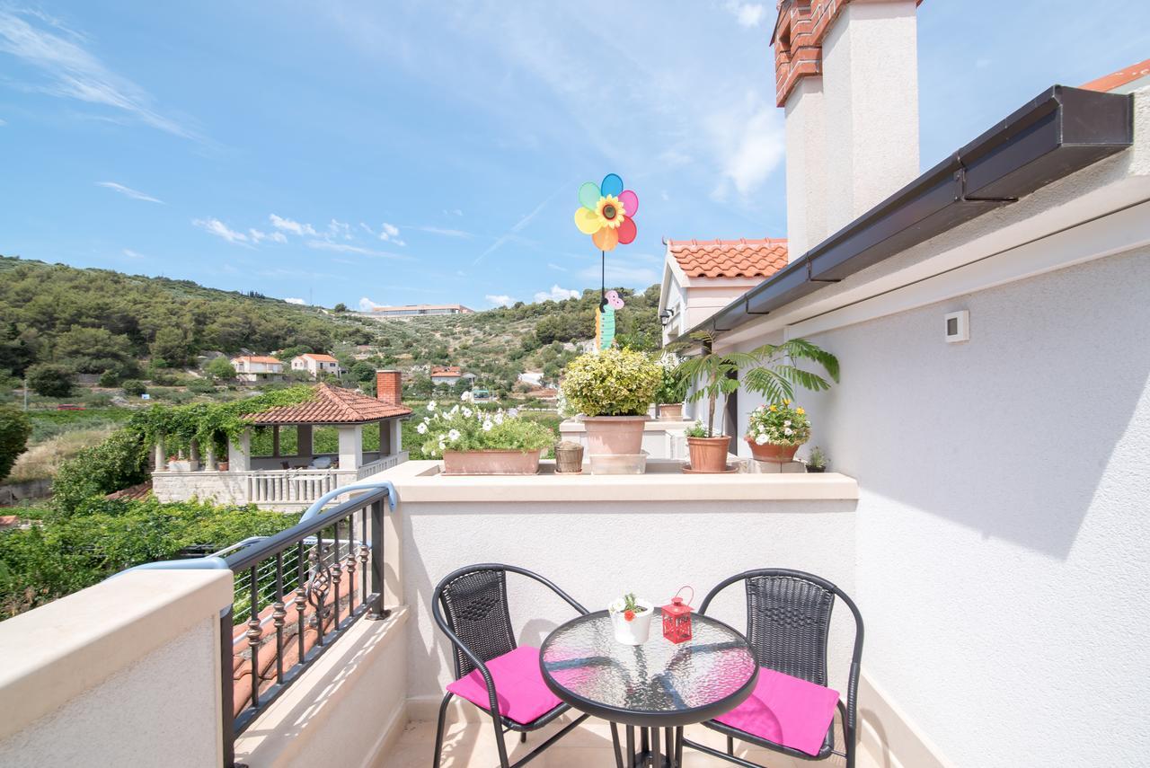 Apartments Mare Postira Εξωτερικό φωτογραφία