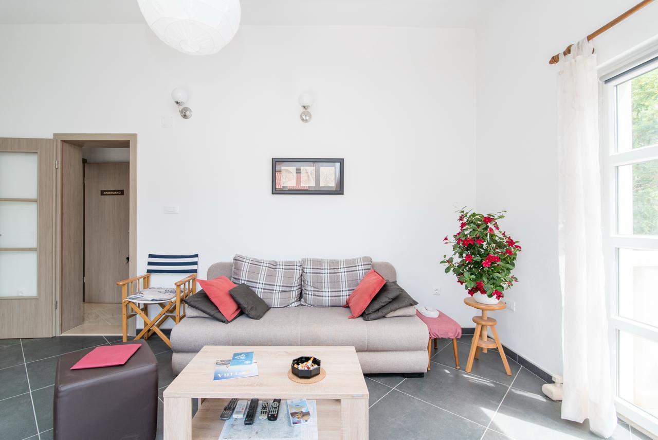 Apartments Mare Postira Εξωτερικό φωτογραφία